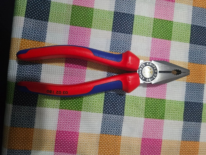KNIPEX 03 02 180 Kombine Pense 180 mm