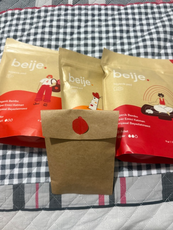 Beije Hafif Regl Paketi (10 Standart Ped, 10 Süper Ped, 10 Standart Günlük Ped)