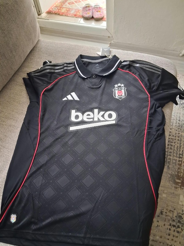 adidas Beşiktaş Üçüncü Erkek Siyah Futbol Forması JD1414