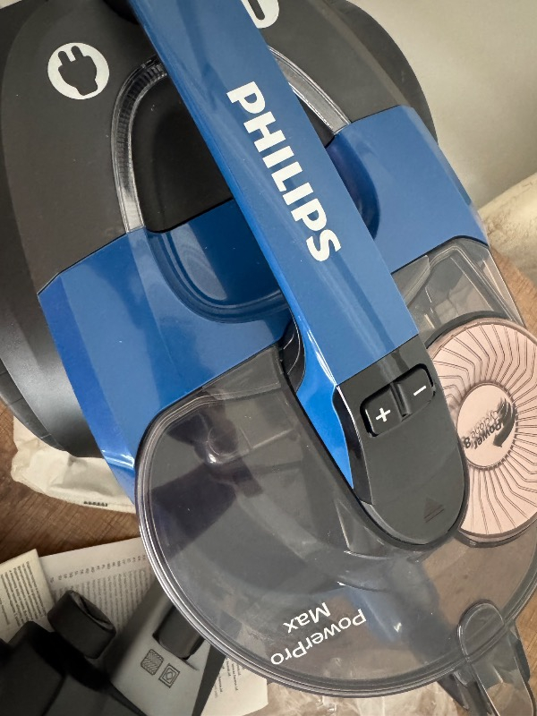 Philips 7000 Serisi PowerPro Max Torbasız Elektrikli Süpürge, 750W, PowerCyclone 8, Alerji Kilit Sistemi, TriActive+ Başlık, FC9749/07 