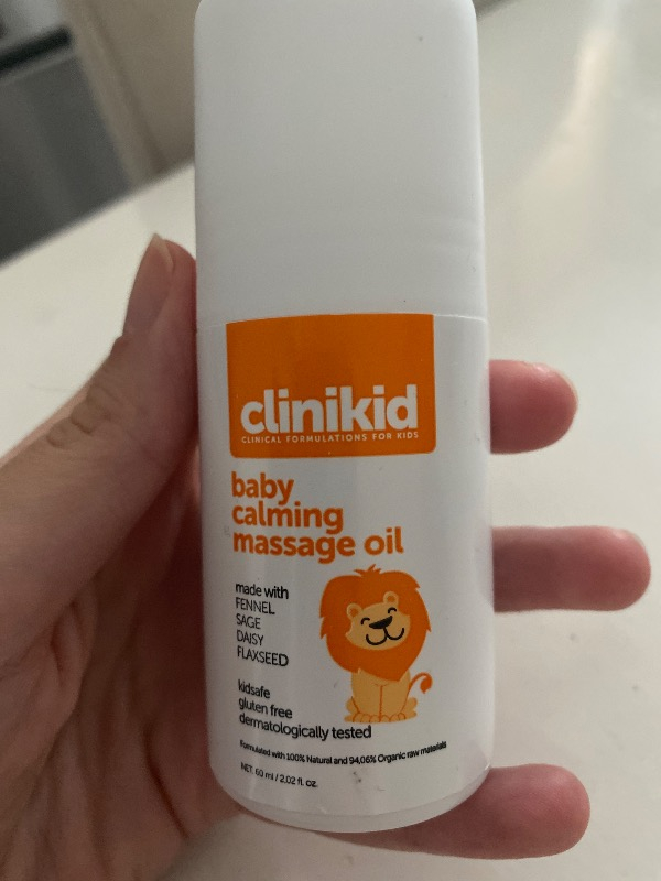 Bebekler için rahatlatıcı masaj yağı – hassas ciltler için yatıştırıcı ve koruyucu formül, 60 ml pratik şişe