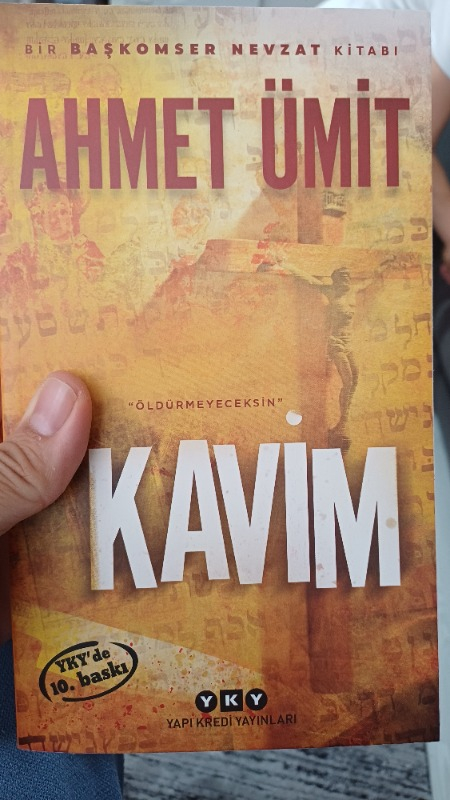 Yapı Kredi Yayınları Kavim - Ahmet Ümit