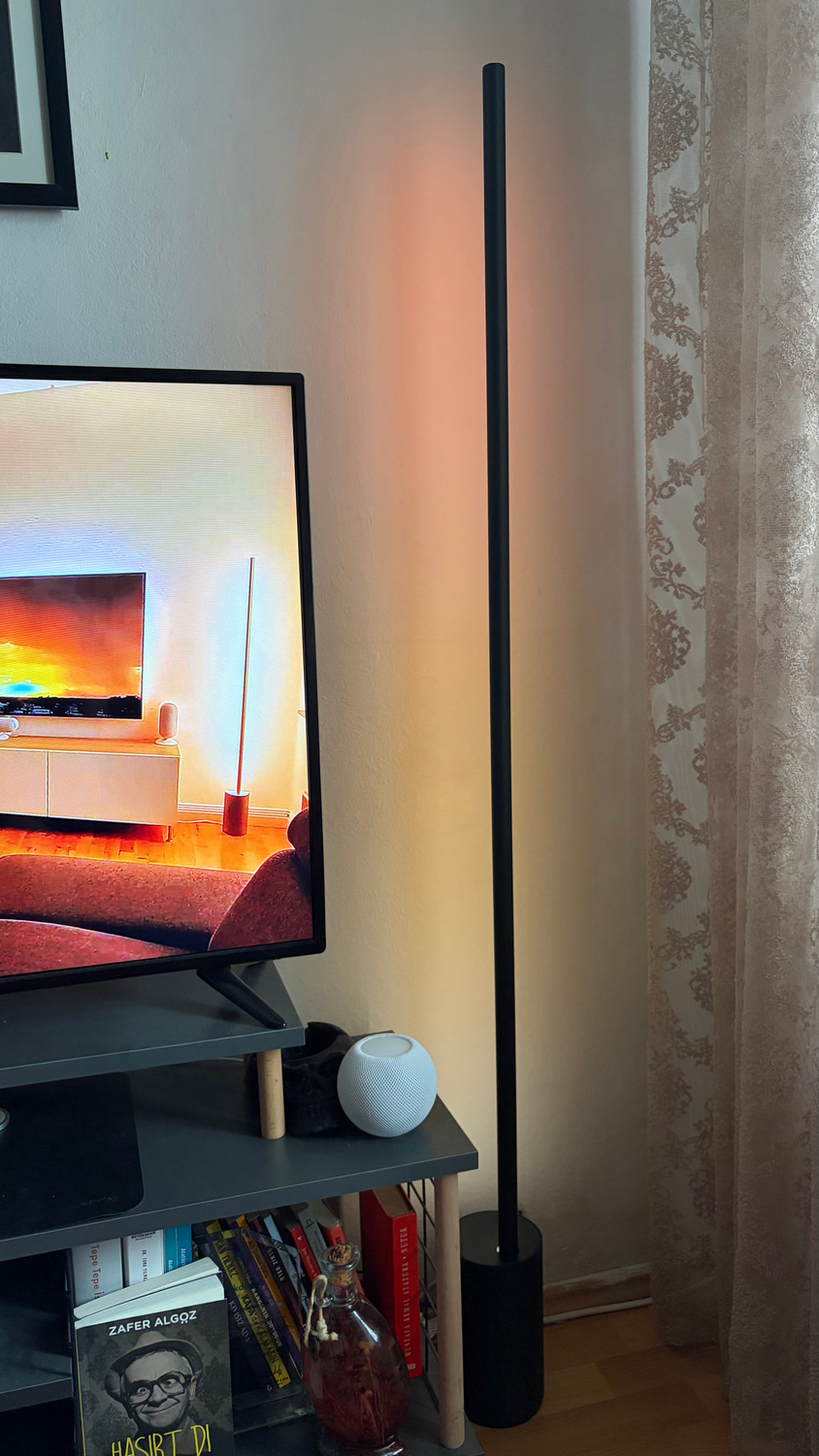 Philips Hue Gradient Signe Masa Lambası - Siyah