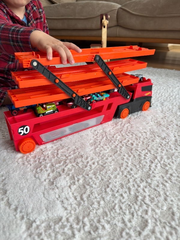 Hot Wheels Mega Tır Kırmızı GHR48