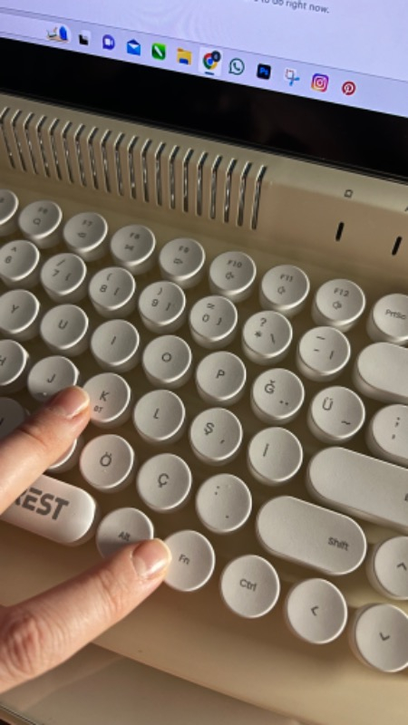 Everest KB-BT85 Retro Fildişi Bluetooth Daktilo Q Mac/win/android/ıos Uyumlu Kablosuz Klavye
