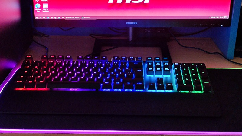 SteelSeries Apex 5 Hibrit Mekanik Gaming Klavye