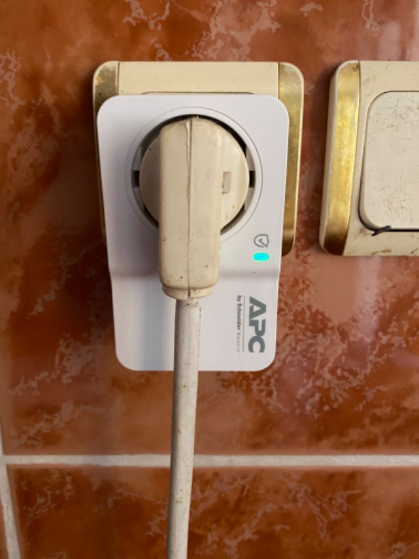 Schneider Electric APC Tekli Akım Korumalı Priz 230V