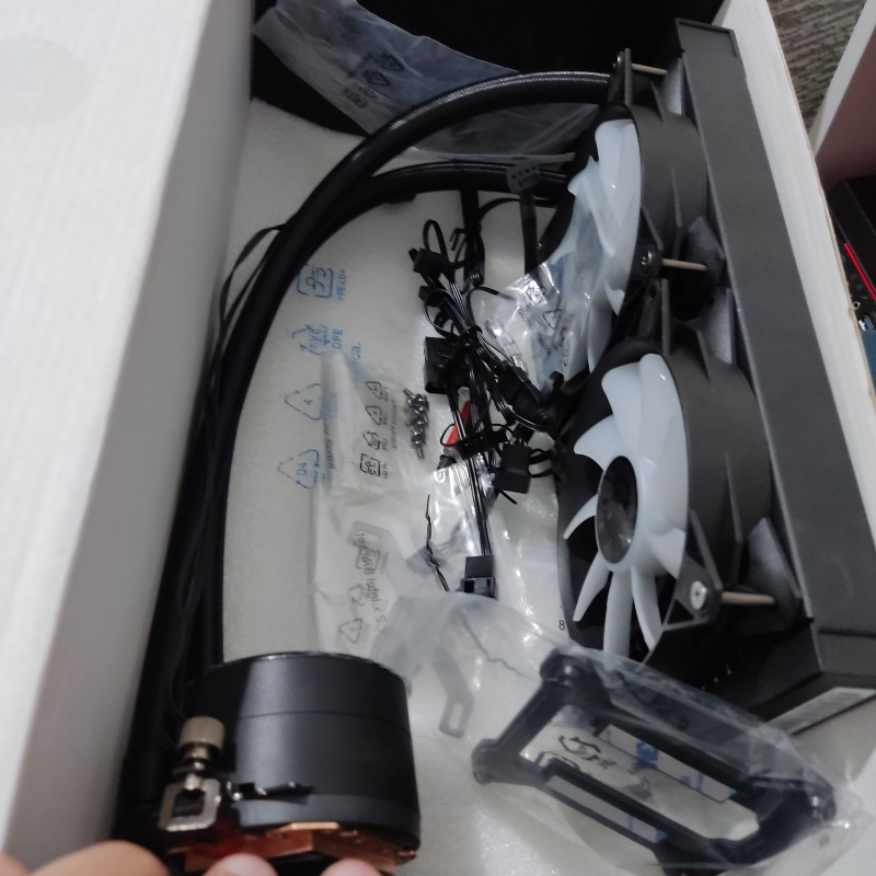 MSI MAG CORELIQUID E240 240 MM ARGB BLOCK SIVI ISLEMCI SOGUTUCUSU