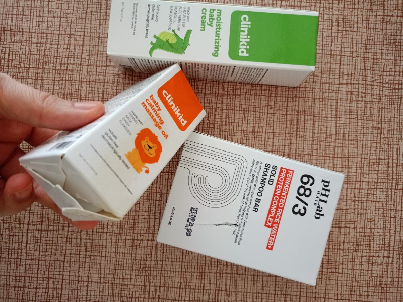 Bebekler için rahatlatıcı masaj yağı – hassas ciltler için yatıştırıcı ve koruyucu formül, 60 ml pratik şişe