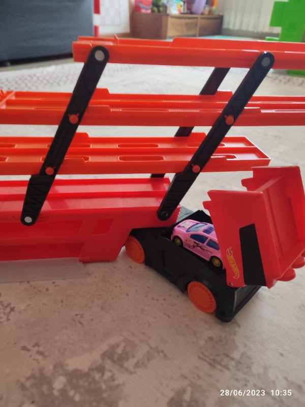 Hot Wheels Mega Tır Kırmızı GHR48
