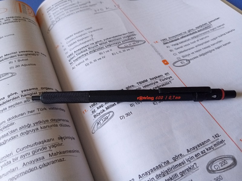 Rotring 600 Siyah Versatil Kalem 0.7 mm