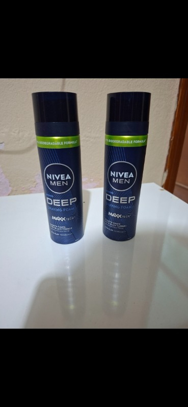 NIVEA Men Deep Dimension Tıraş Köpüğü 200 ml Ferah Kokulu Anti Alerjik Aktif Karbon ve Nemlendirici