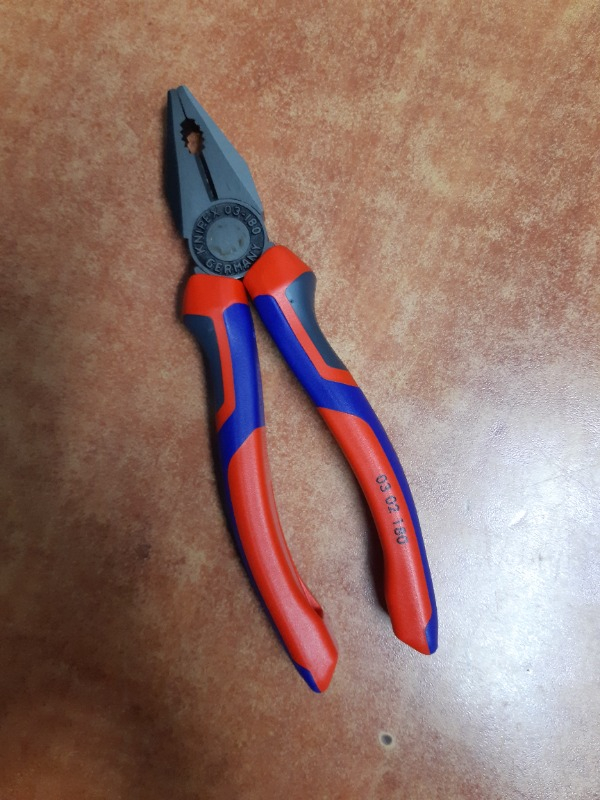 KNIPEX 03 02 180 Kombine Pense 180 mm