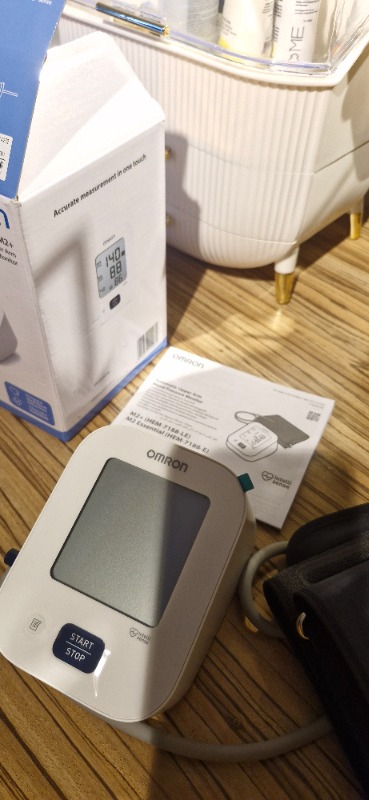OMRON M2+ 30 Ölçüm Hafızalı Geniş Manşetli Üst Koldan Ölçer Dijital Tansiyon Aleti HEM-7146-E