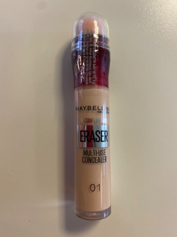 Maybelline New York Instant Anti Age Eraser Kapatıcı - 01 Light