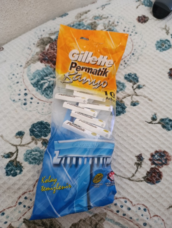 Gillette Permatik 10 Adet Banyo Kullan At Tıraş Bıçağı Ergonomik Tasarımlı Hassas Cilt Dostu