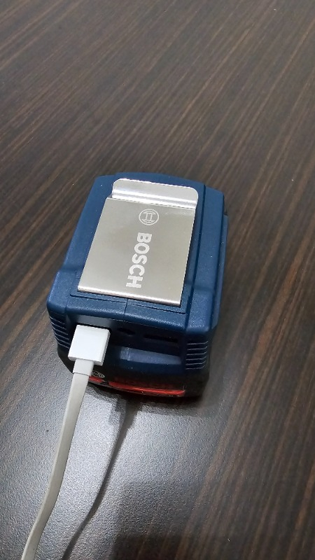 Bosch GAA 18V-48 18 Volt USB Şarj Adaptörü 71x98x42mm Boyut Özellikli Profesyonel Kullanım