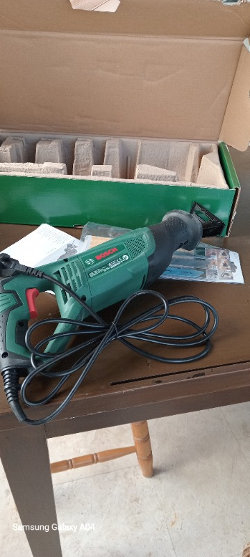 Bosch PSA 700 E Tilki Kuyruğu 710 Watt + 3 Bıçak