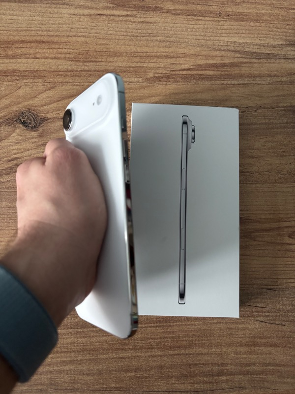 Apple iPhone Air 256 GB Pamuk Beyazı