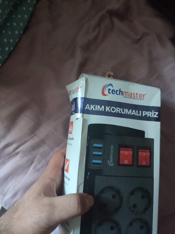 Techmaster 3 USB Akım Çocuk Korumalı 8'li Priz 2 mt Kablo