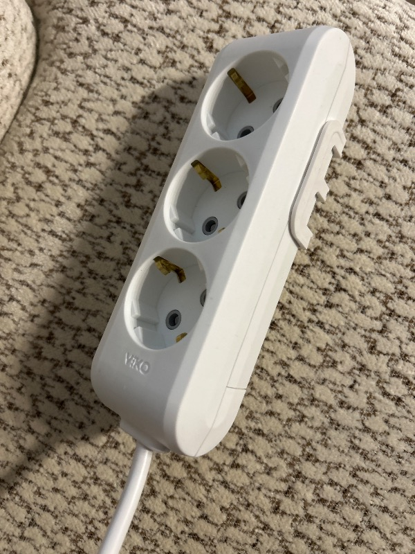 Viko 2 Metre Kablolu Topraklı Çocuk Korumalı Üçlü Priz