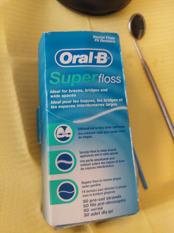 Oral-B Süper Diş İpi - Diş Teli ve Köprü Temizliği İçin Sert Uçlu, Süngerimsi ve Normal İp, 50 Adet