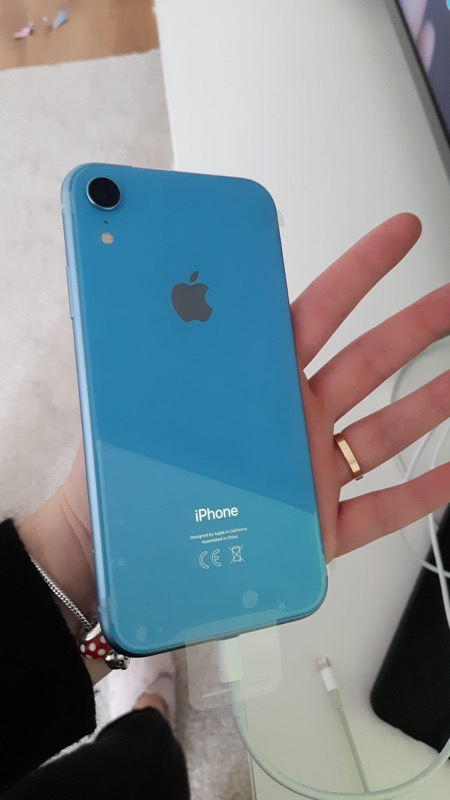 iPhone XR 64 GB