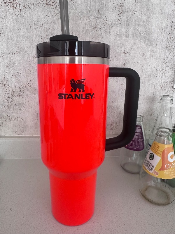 Stanley Quencher Neon Özel Seri Pipetli Termos 1,18 Lt