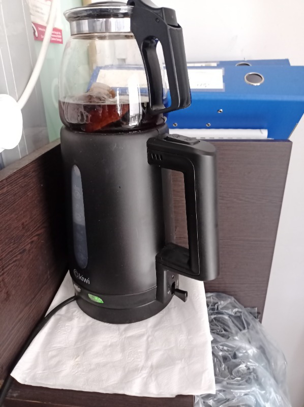 Kiwi KTM-2907 2200 W Cam Demlikli Çay Makinesi