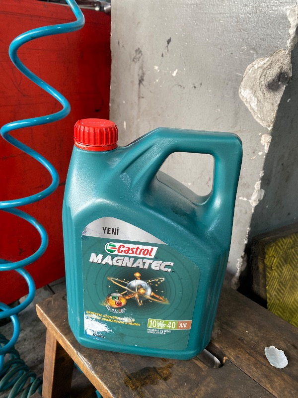 Castrol Magnatec 10W40 A/B 4 Litre Ü.T.2024