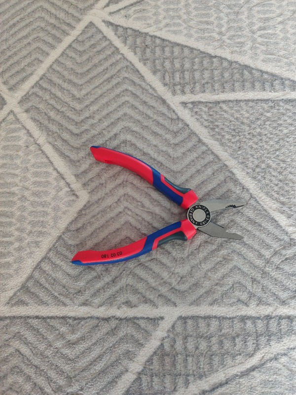 KNIPEX 03 02 180 Kombine Pense 180 mm