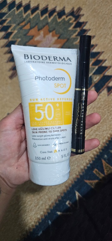 Bioderma Photoderm SPOT SPF50+ Yüksek Korumalı Yüz ve Vücut Güneş Kremi 150 ml