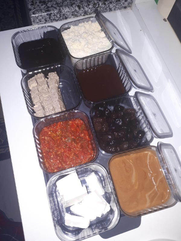 Vıenev 8 Bölmeli Kapaklı Kahvaltılık Seti