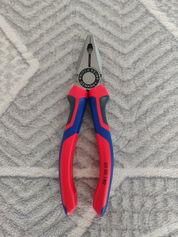 KNIPEX 03 02 180 Kombine Pense 180 mm