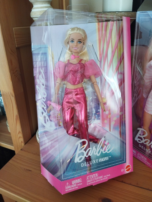 Barbie Deluxe Style Stil Ikonu Bebek JFP40
