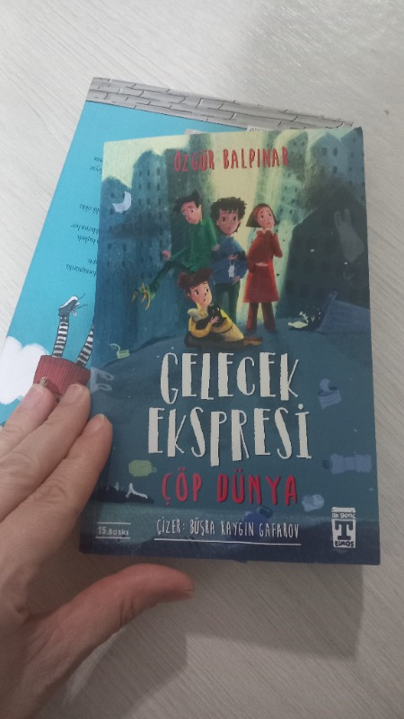 İlk Genç Timaş Gelecek Ekspresi - Çöp Dünya