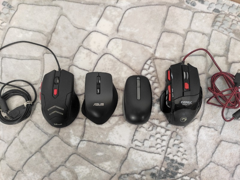 Asus WT425 Kablosuz Optik Sessiz Tıklama Özellikli Siyah Mouse