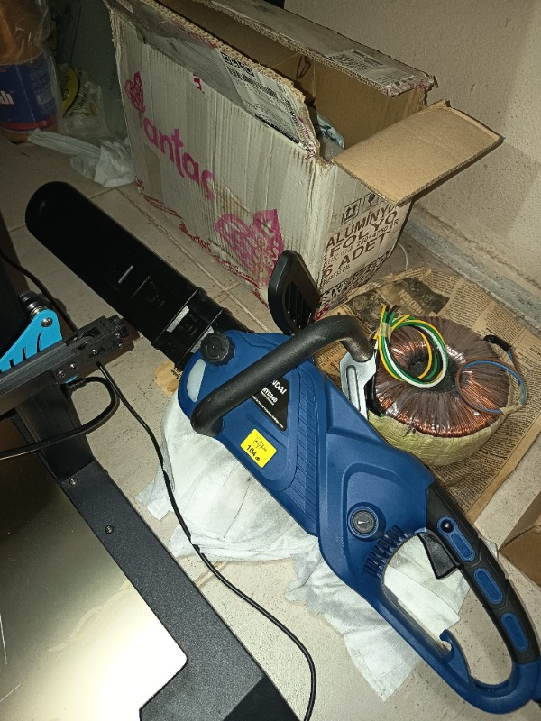 Hyundai HYC240 Elektrikli Testere 2400W 46 cm