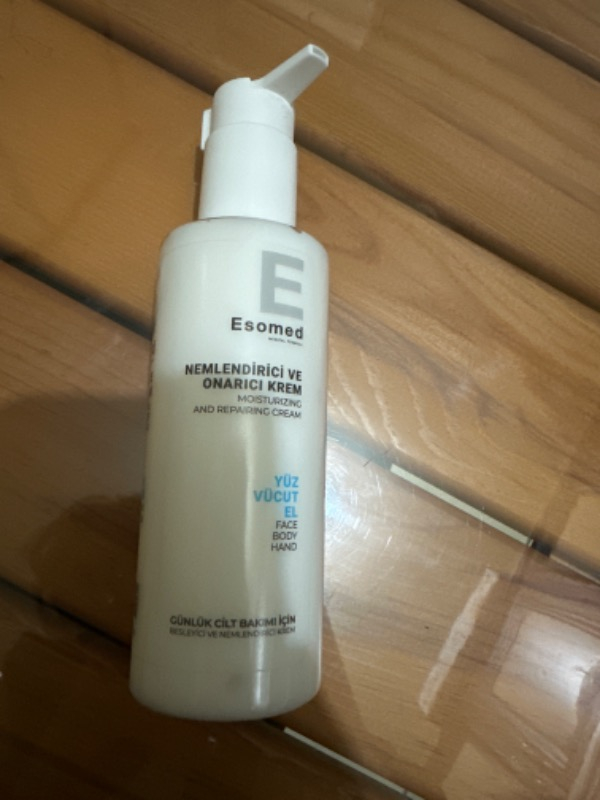 Esomed Nemlendirici ve Onarıcı Krem – Hyaluronik Asit + Shea Yağı + Panthenol ile Yoğun Nem ve Bakım 200ml