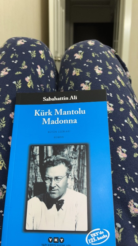 Yapı Kredi Yayınları Kürk Mantolu Madonna - Sabahattin Ali