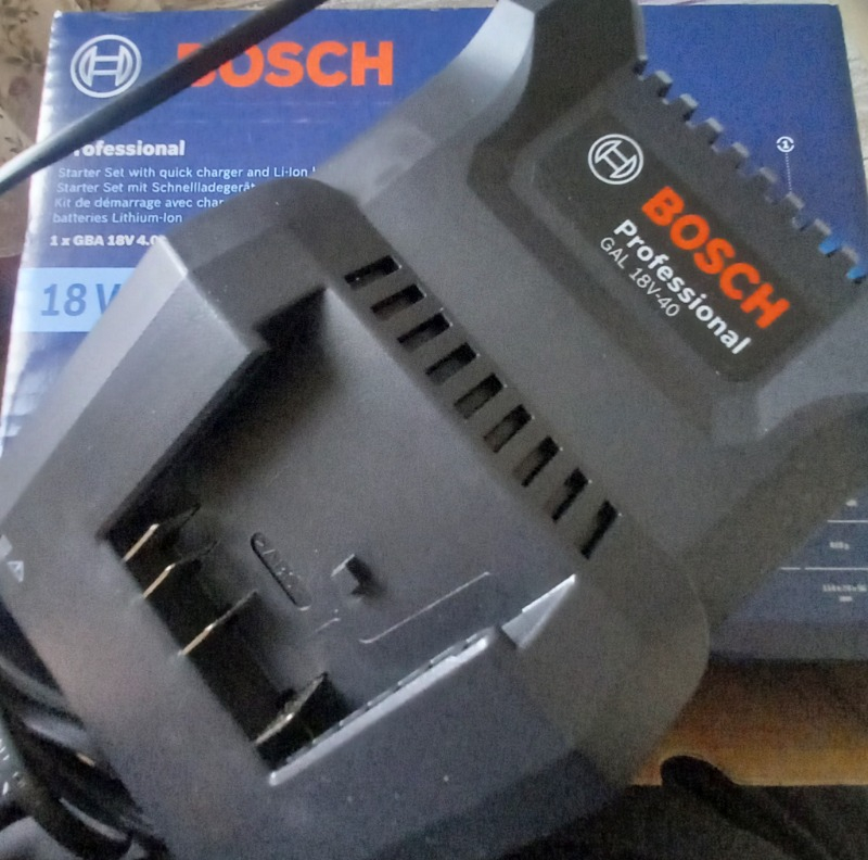 Bosch Professional GAL 18V-40 18 Volt Şarj Cihazı