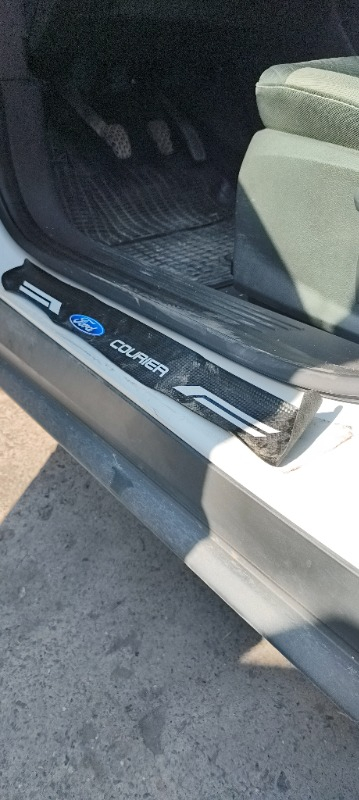 Courier Uyumlu Deri Karbon Kapı Eşiği Koruyucu Bant 4 Adet