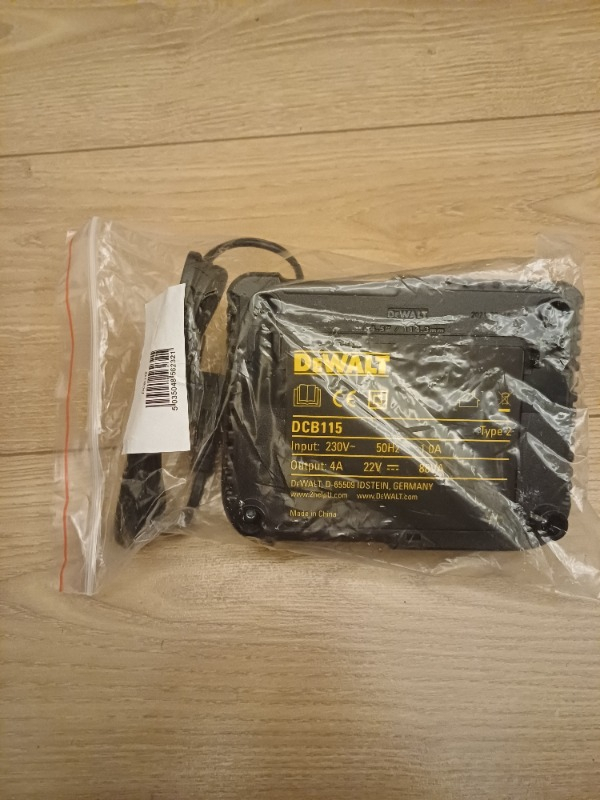 Dewalt DCB115 Sarj Cihazı