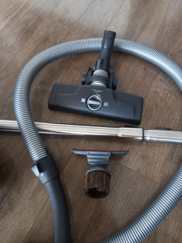 Electrolux EUFC81DB Ultra Flex 650 W Toz Torbasız Elektrikli Süpürge