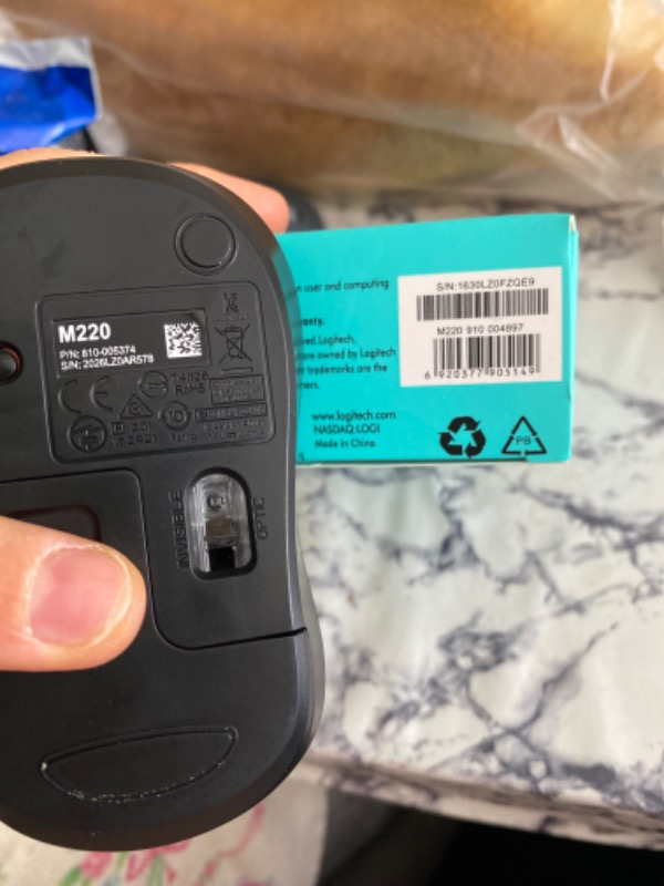 Logitech M220 Sessiz Kompakt Kablosuz Mouse - Siyah