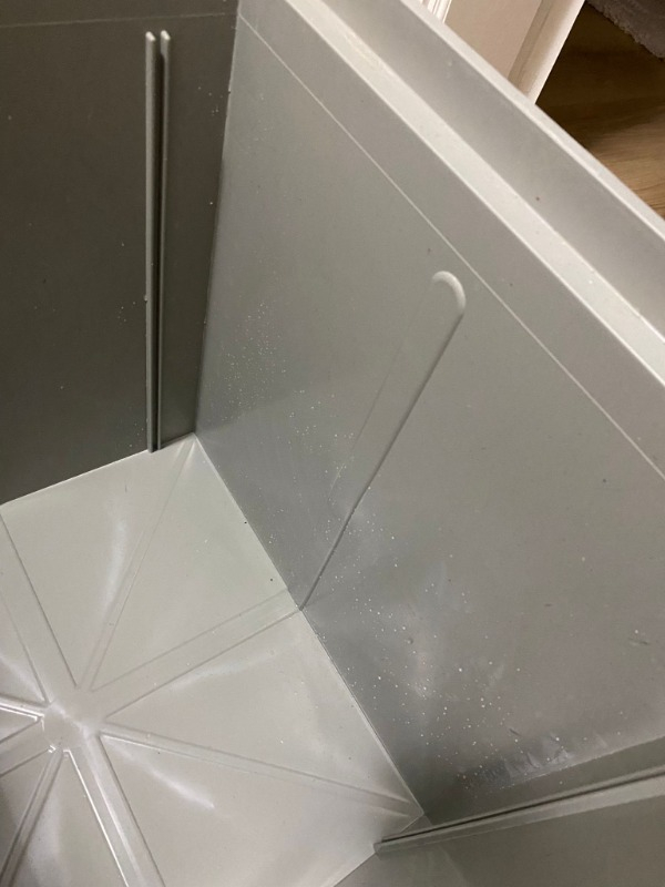 Luxwares 40x40 Plastik Rögar Menhol Kutusu