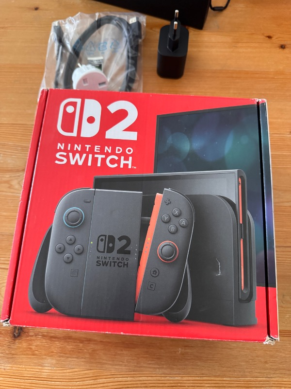 Nintendo Switch 2 Konsol Mavi - Kırmızı Yüksek Performanslı Oyun Deneyimi 256 GB Depolama
