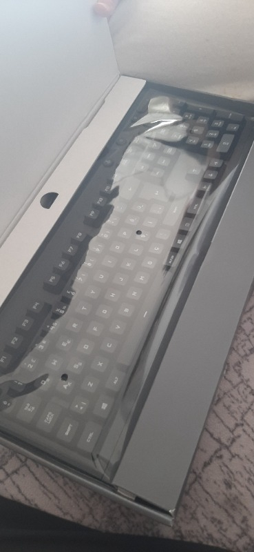 Logitech 920-008094 G213 Prodigy RGB Oyuncu Klavyesi