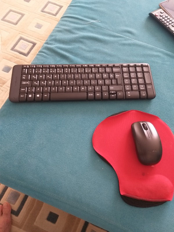 Logitech MK220 Kablosuz Türkçe Klavye Mouse Seti - Siyah