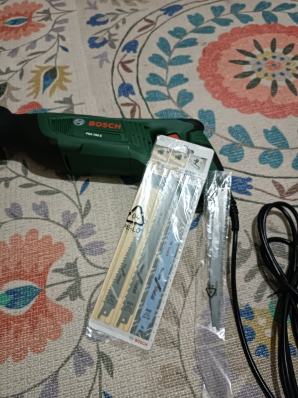 Bosch PSA 700 E Tilki Kuyruğu 710 Watt + 3 Bıçak